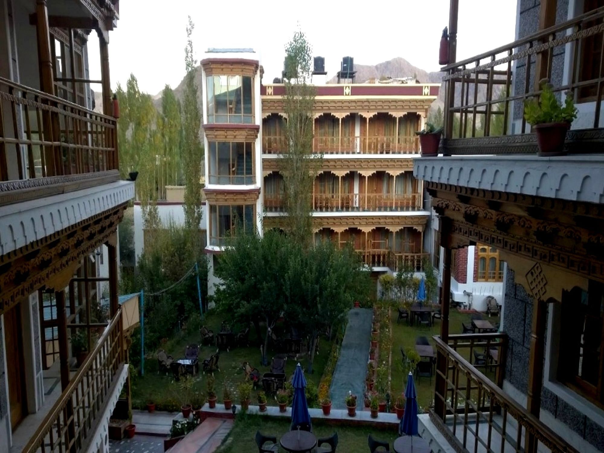 Hotel Royal Palace - Leh Eksteriør bilde